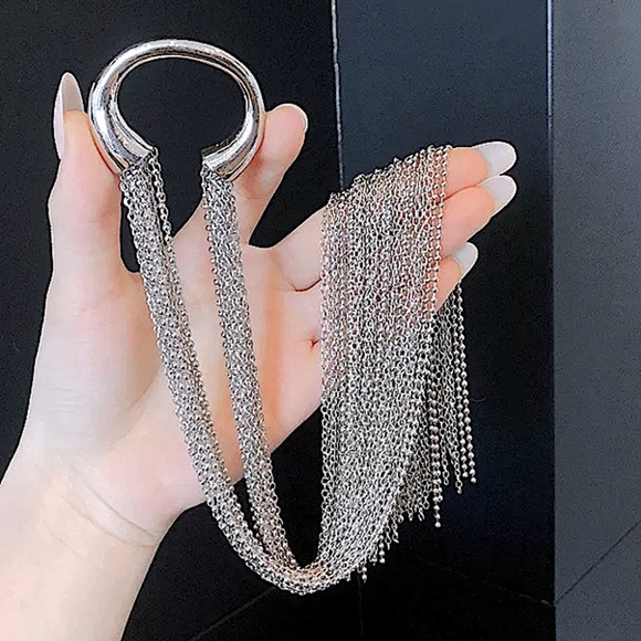 SILVER CHAIN TASSEL HAIR ACCESSORY main image 5